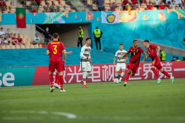 98寸巨屏，19999元，海信巨幕電視98E7G Pro來了，買不買