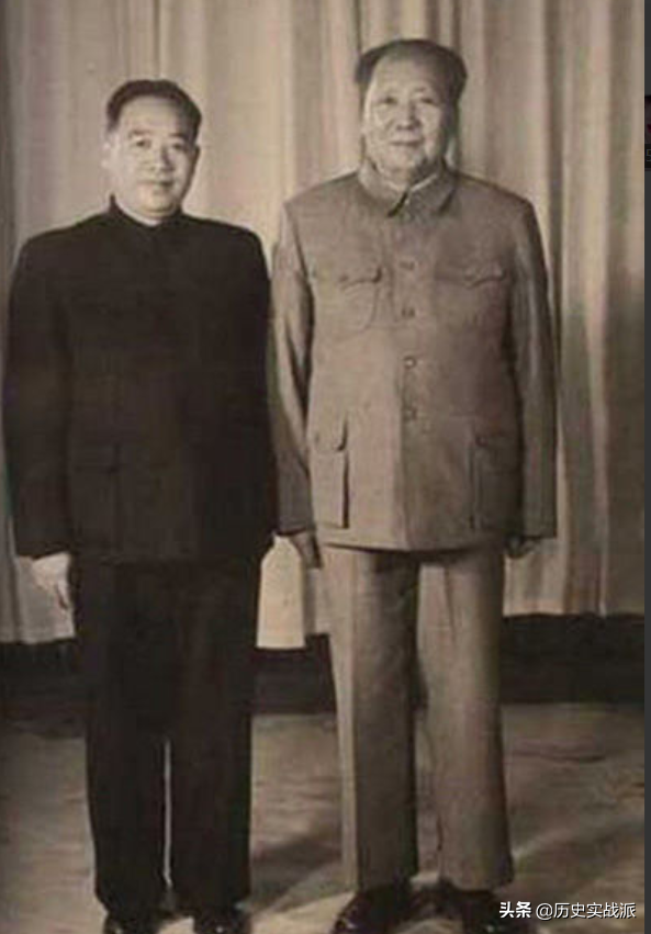 1965年,毛主席在武漢接見張平化,毛主席:你陪我回一趟井岡山吧 1965年,毛主席在武漢接見張平化,毛主席:你陪我回一趟井岡山吧