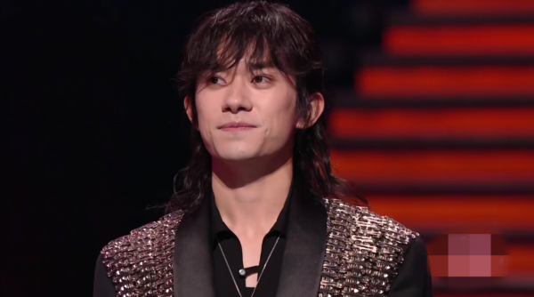 雙11晚會翻車不斷：千璽變劉歡、卷福打醬油，騰格爾你可別再作了