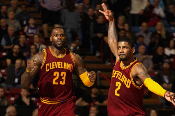 詹姆斯10年不離開騎士會咋樣?球迷:哪怕無冠也比現在風評好 詹姆斯10年不離開騎士會咋樣?球迷:哪怕無冠也比現在風評好