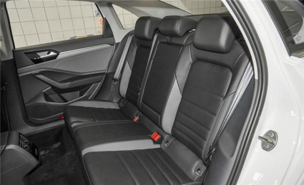 外觀上檔次，搭載1.2T發動機，體驗大眾速騰200TSI DSG超越版