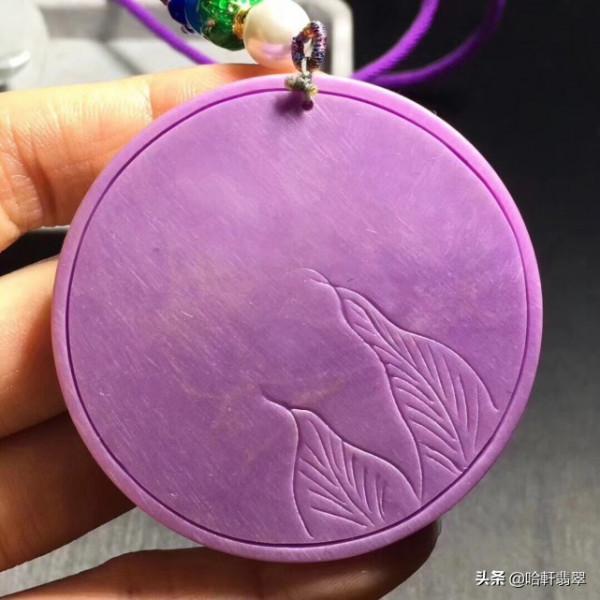 價值1800萬的一串天價葡萄,不能吃,只能用來當擺設 價值1800萬的一串天價葡萄,不能吃,只能用來當擺設