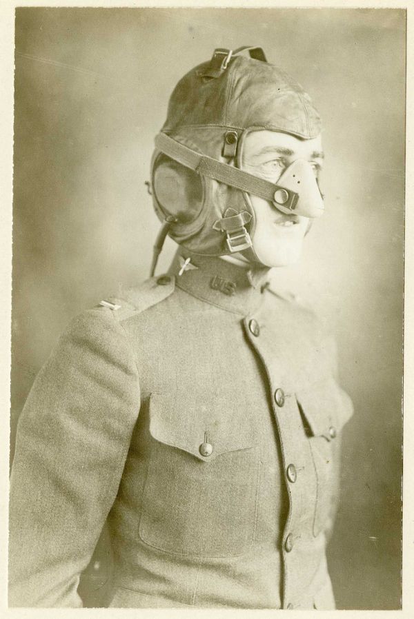 80個神奇照片，最早的鼻罩，比小鎮還大的巨輪，打獵的精美裝備