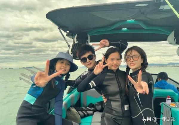 娛樂圈最新爆料,眾多明星都在內,大瓜小瓜都有,吃瓜拿走不謝哈 娛樂圈最新爆料,眾多明星都在內,大瓜小瓜都有,吃瓜拿走不謝哈