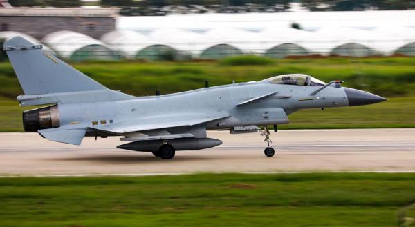 中國武器老客戶風向改變？孟加拉欲購16架颱風，殲10梟龍輸在哪？