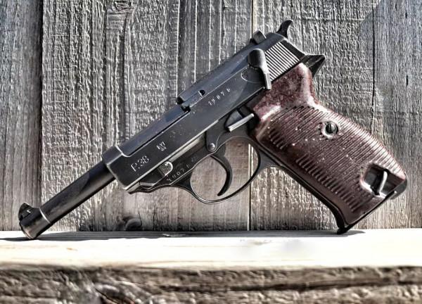 18支二戰經典手槍，其中兩把至今仍在服役