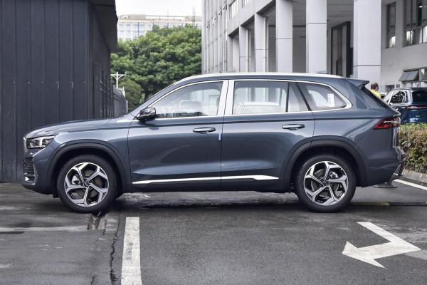 218馬力&plus;7&period;9秒破百，15&period;52萬入手中配，帶三塊大屏，星越L值嗎？