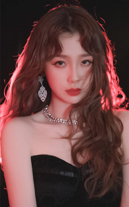 出道前一般般，火了之後一年比一年好看，難道真是“紅氣養人”？