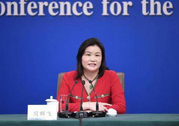 “玻璃女王”周群飛:打工妹到湖南女首富,為何不嫁富豪嫁司機? “玻璃女王”周群飛:打工妹到湖南女首富,為何不嫁富豪嫁司機?