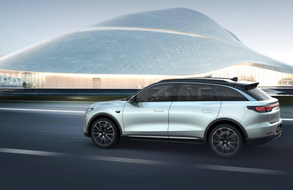 15.98萬起，272馬力+無框門，軸距長達2930mm的零跑C11，能買嗎？