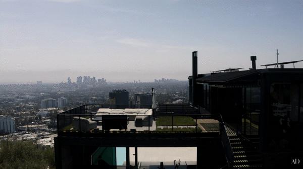 3.5億山頂豪宅佔地2.2畝 屋主竟然為豪車建了個展廳