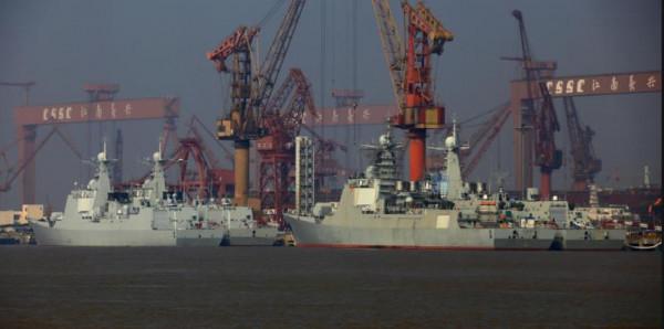 中美造船實力對比，美國二戰爆艦輝煌一去不返，現輪到中國下餃子