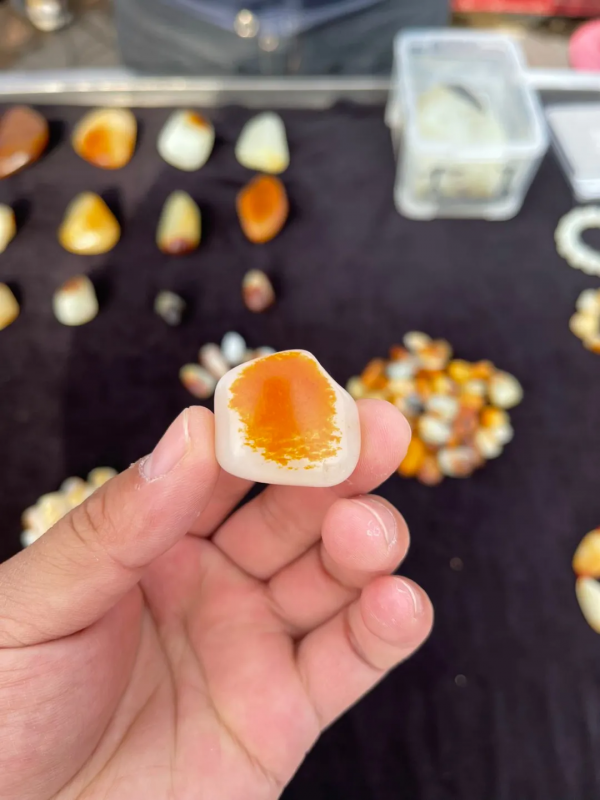 2021翻篇啦 · 如今和田玉石巴扎的行情怎樣