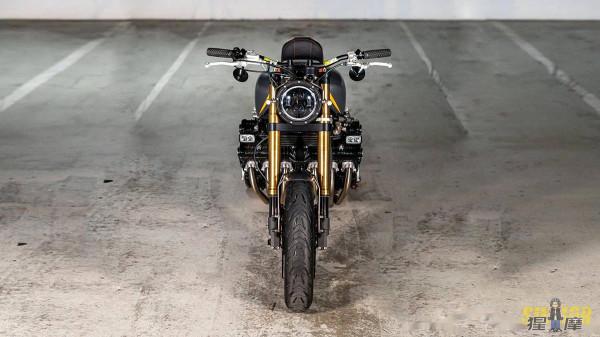 本田 CBX1000改裝，Cafe Racer風格的六缸怪獸，依舊寶刀未老