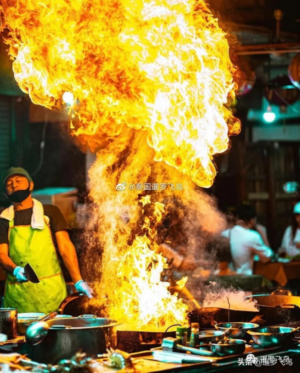 泰國曼谷街頭小販喜迎遊客重返考山路,新常態帶回煙火氣 泰國曼谷街頭小販喜迎遊客重返考山路,新常態帶回煙火氣