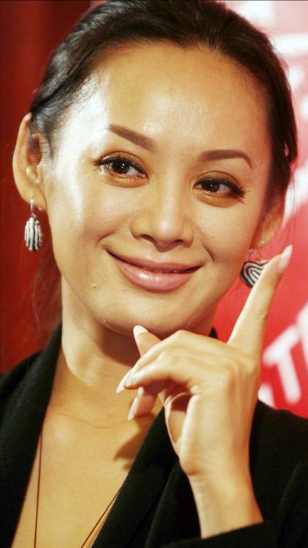 改了國籍的8位著名明星，李連杰張鐵林在列