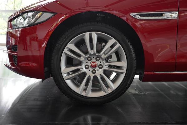 捷豹XEL輪轂螺絲斷裂無法拆卸，有三種解決方法，車主瞭解一下