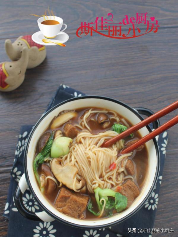 一個人午餐，我從不點外賣也不將就，這麼做簡單營養又美味花錢少