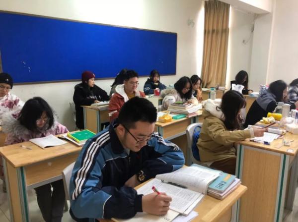 “我有錢不去輔導班,請1對1家教行不行?”教育部已作出回應 “我有錢不去輔導班,請1對1家教行不行?”教育部已作出回應