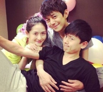 張一山為楊紫慶生被懟,陳坤一跺腳周迅就到,幸好這幾對沒成情侶 張一山為楊紫慶生被懟,陳坤一跺腳周迅就到,幸好這幾對沒成情侶