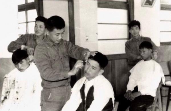 內奸敗類謀害7名戰友叛逃，周總理震怒，空24師臺海上空追殺叛徒