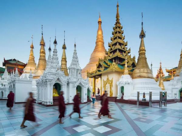 這就是東南亞：清晨僧侶街邊佈施，泰國人不愛做飯，緬甸划船出行