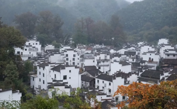 抓住秋天的尾巴，快來這8個絕美旅行地，享受當下的美景吧