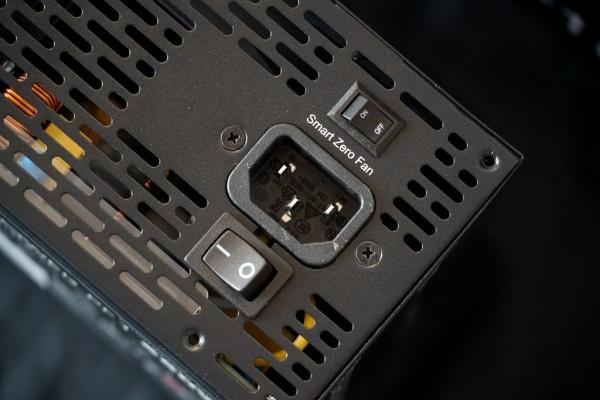 TT鋼影PF1 650白金電源評測：全日系電容+超靜音+十年質保，真香