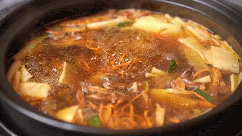 彌勒的“野蠻”牛肉館，用刀叉吃肉，蘸水秘方200萬都不賣