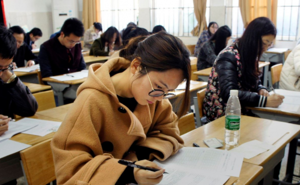 2022鄉鎮公務員公開招聘，部分崗位“三不限”，專科生的機會來了