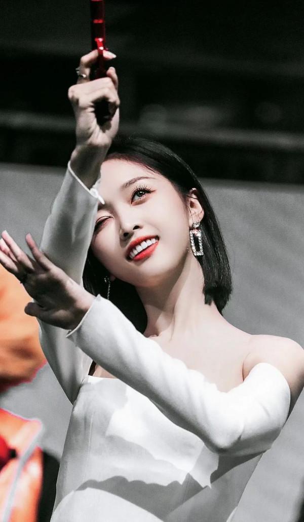 有喜歡吳宣儀的嗎?宣儀姐姐真的是太美了 有喜歡吳宣儀的嗎?宣儀姐姐真的是太美了