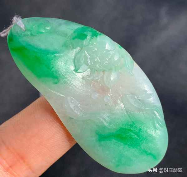 翡翠邊角料都很便宜?那是因為高貨見得少 翡翠邊角料都很便宜?那是因為高貨見得少