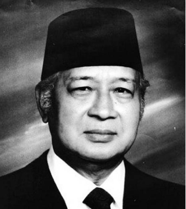 蘇哈托，屠殺50多萬華人卻安享晚年？