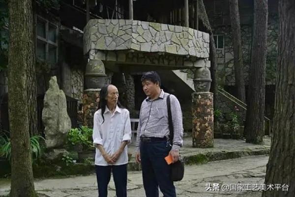 高薪男子隱居山林20年，親手復原了心馳神往的“夜郎國”建築原貌