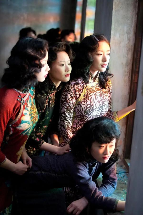 媚骨天成,豔而不俗:溫碧霞,倪妮,張曼玉 狂甩90後小花N條街 媚骨天成,豔而不俗:溫碧霞,倪妮,張曼玉 狂甩90後小花N條街