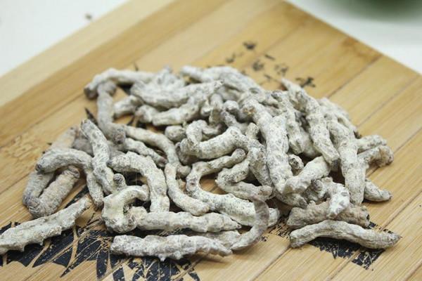 中醫常用七味祛斑中藥材！打粉面膜外敷解決頑固色斑