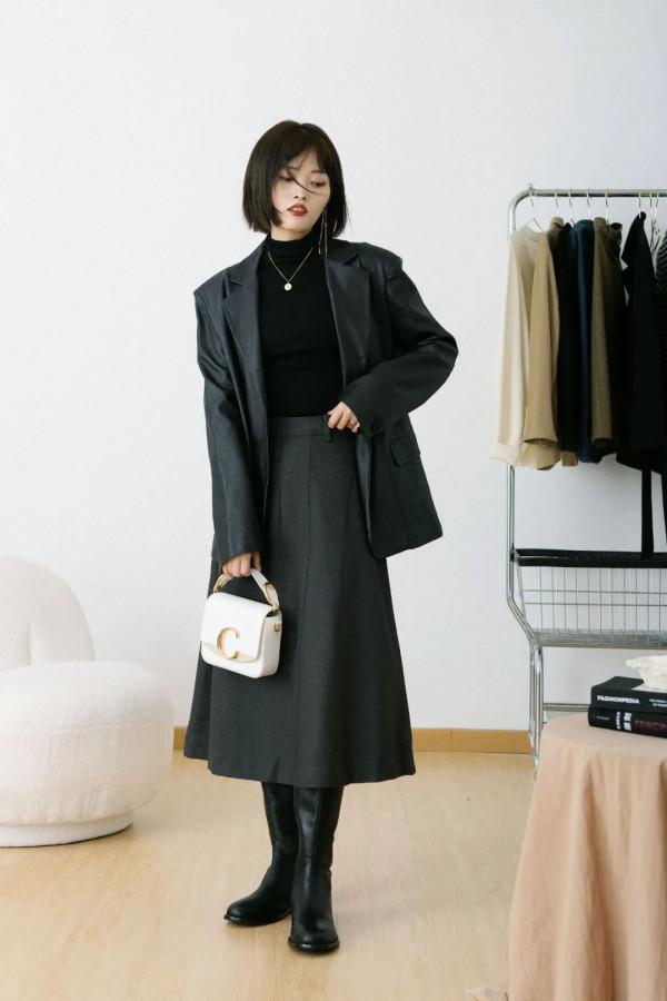 冬天怎麼穿裙裝？8套冬天不露腿的裙裝示範，保暖又好看