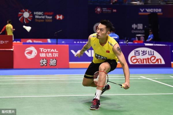 羽毛球單打四大取位戰術：高球和吊球、殺球、網前球、接殺球