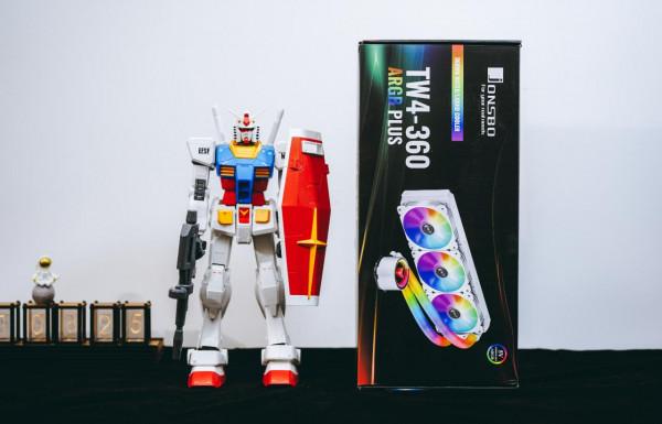 能壓住不關AVX512的i7 11700K!這款喬思伯水冷的秘訣是RGB水管? 能壓住不關AVX512的i7 11700K!這款喬思伯水冷的秘訣是RGB水管?