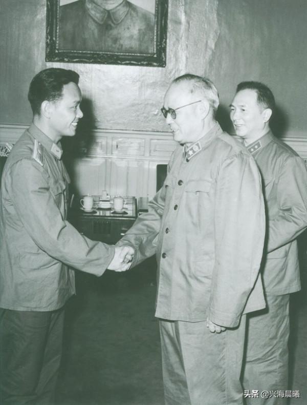 葉帥三次主持軍委工作的前後 (二) 葉帥三次主持軍委工作的前後 (二)