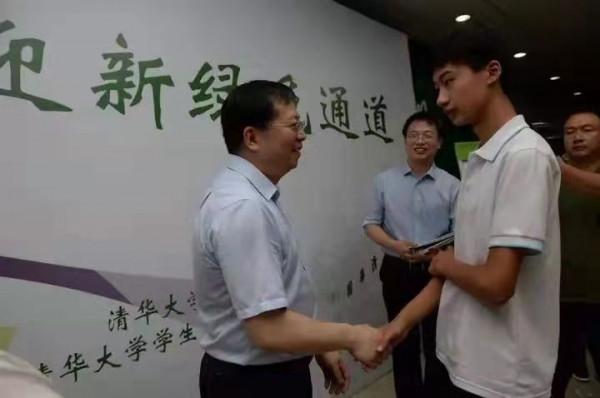 爸爸患精神病,媽媽殘疾,這個孩子為啥卻說,別人應該羨慕他? 爸爸患精神病,媽媽殘疾,這個孩子為啥卻說,別人應該羨慕他?