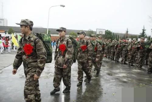 當兵的人，有啥不一樣？和沒有當過兵的人相比，區別到底在哪裡？