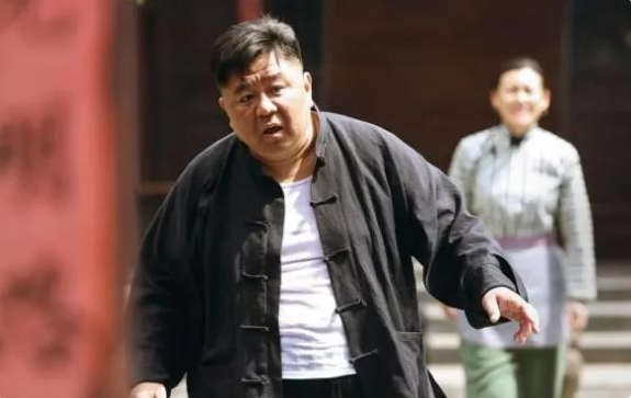 梁冠華：200斤還有女神倒追，因狄仁傑一夜爆紅，娶女導演成贏家