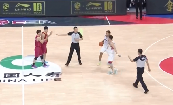 什麼情況？程帥澎和王政博發生衝突，裁判回看卻是另一場比賽錄影