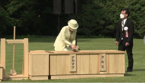 皇后58歲生日對愛子寄予厚望「一步一步地成長，完成公務任務」