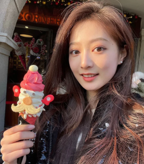 星圈學霸趙今麥的手寫字帖火了，字型宛如印刷，難怪高考能524分