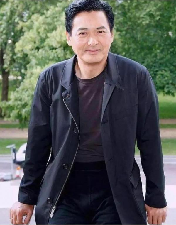 周潤發享譽亞洲，一生不與成龍合作，曾大罵劉德華：你算什麼東西