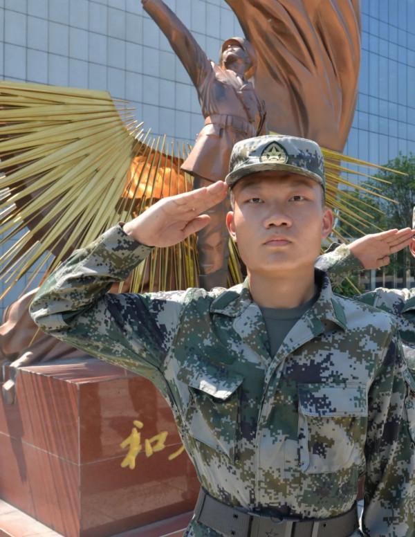 情繫國防，他們接過從軍接力棒
