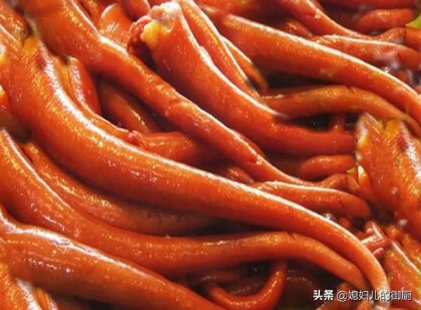 滷肉店老師傅總結的滷肉去腥口訣表，香料種類、用法、用量全都有