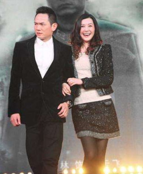 果靜林：早年喪母，中年喪妻，妻子去世後單身12年，沒人能代替她